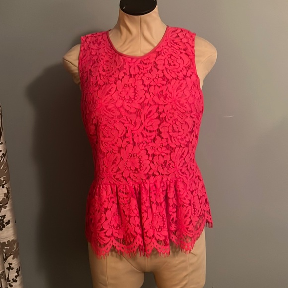 Scoop up this beauty for Gal-engines Day! 💗 - Picture 1 of 3